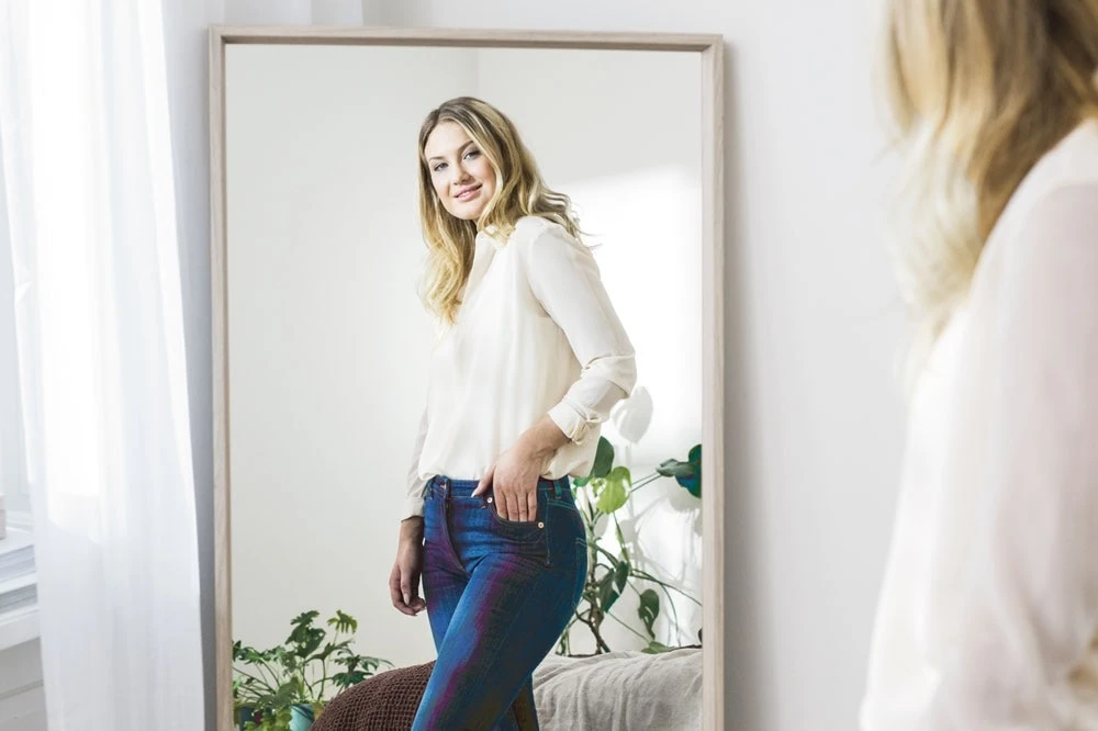 Cách giặt quần jean không phai màu, giữ dáng và bền vải khi dùng máy giặt